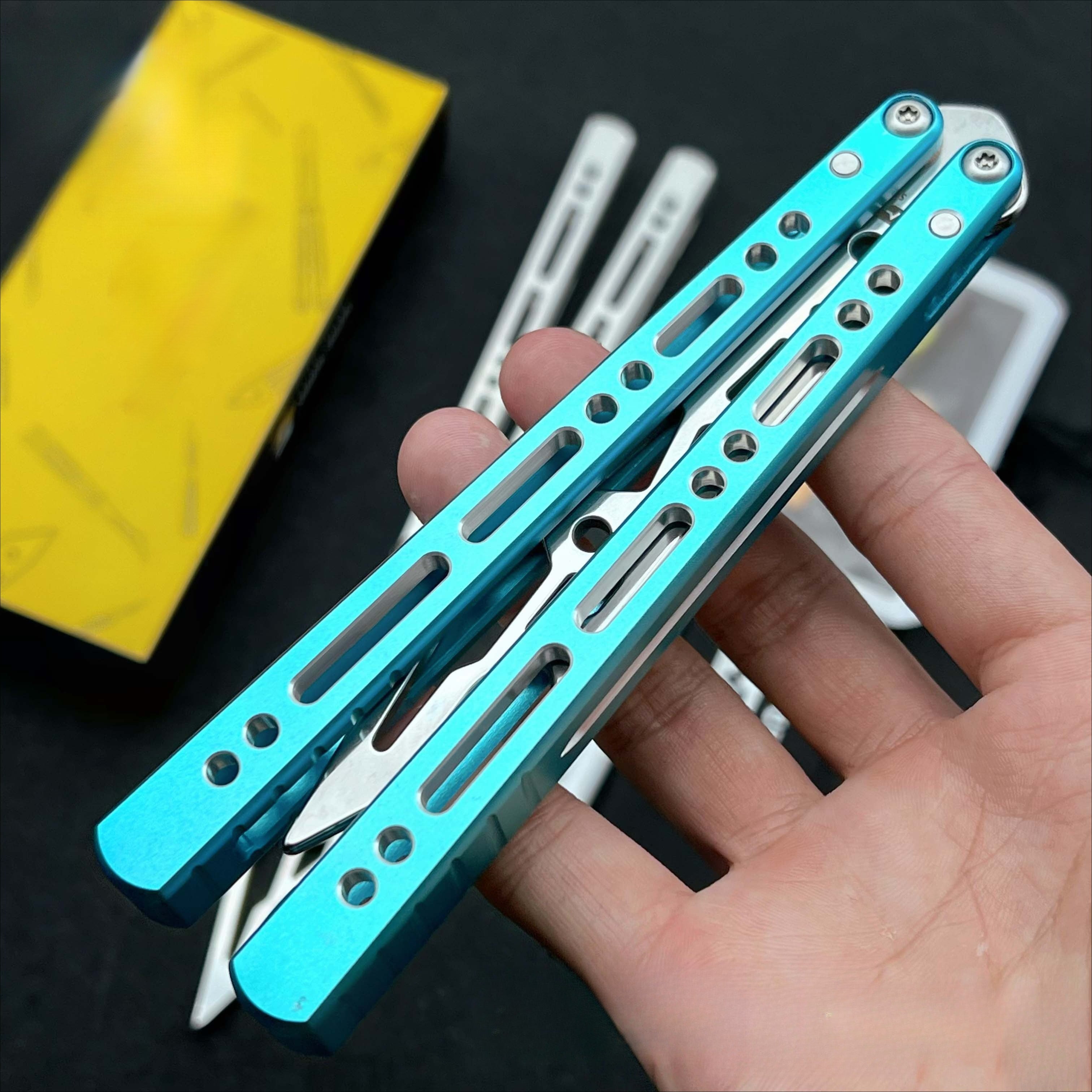War Shark Barracuda Butterfly Knife 7 Series Aluminum Integrated Handle, Fancy Shaft Sleeve, Unbladed