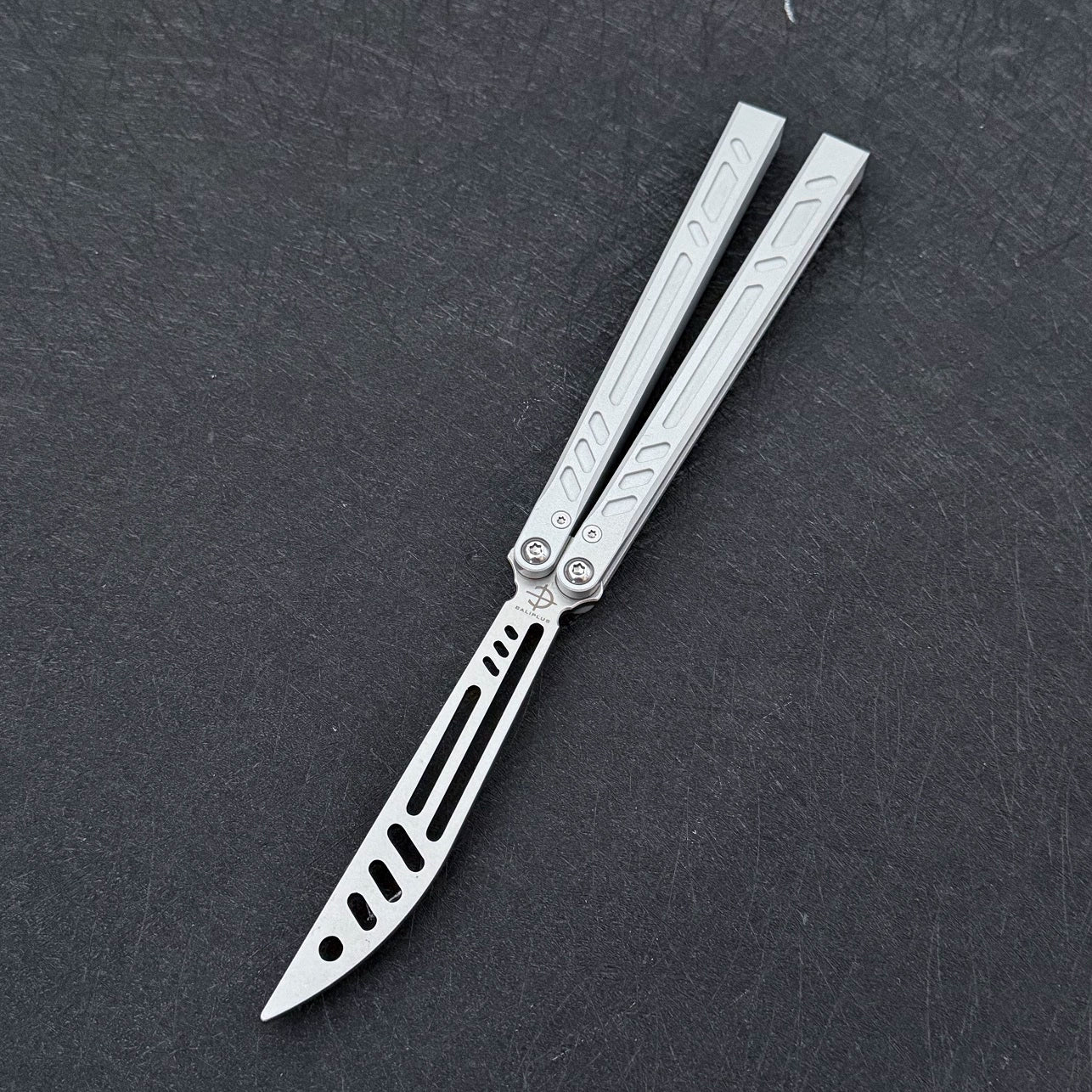 Wujiang BareBones Integrated 6 Series Aluminum Shank, Shaft Sleeve Structure, Butterfly Knife Swing Knife Practice Knife Does Not Cut Edge