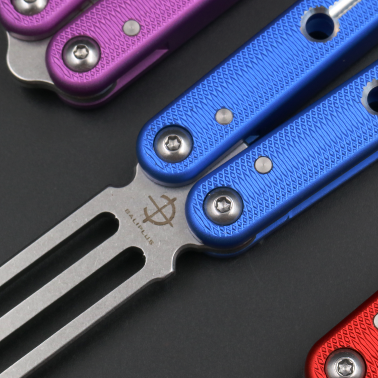 Boundless Big Fish v4 anti-skid integrated aluminum alloy handle, shaft sleeve structure, butterfly knife throwing knife practice knife does not cut the edge