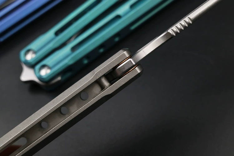 War Whale TC4 Titanium Alloy Integrated Handle, High-end Shaft Sleeve, Oil Storage Positioning Shaft, Butterfly Knife Throwing Knife Unbladed