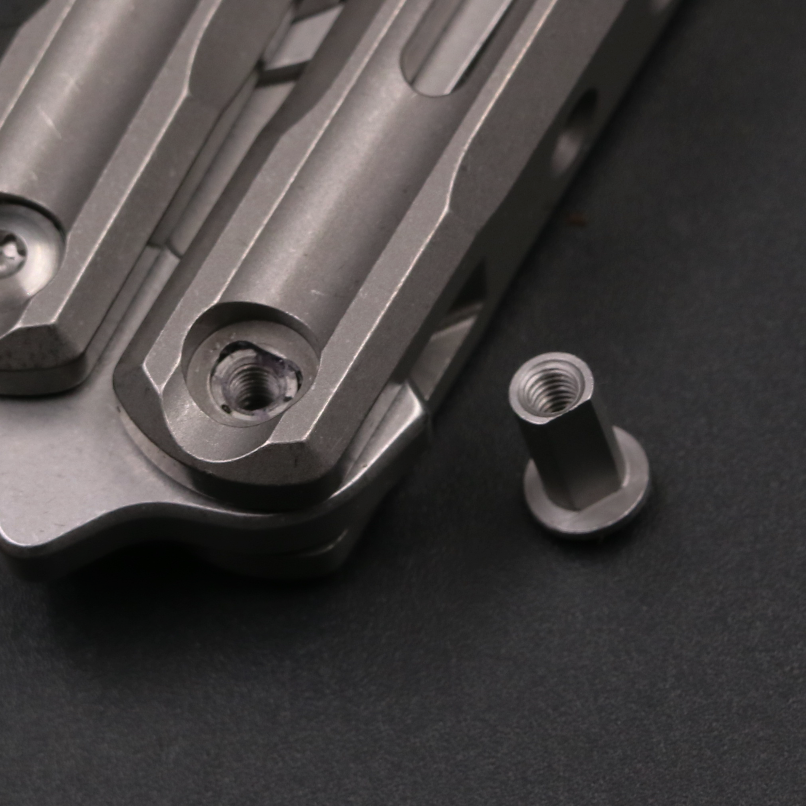 War Whale TC4 Titanium Alloy Integrated Handle, High-end Shaft Sleeve, Oil Storage Positioning Shaft, Butterfly Knife Throwing Knife Unbladed