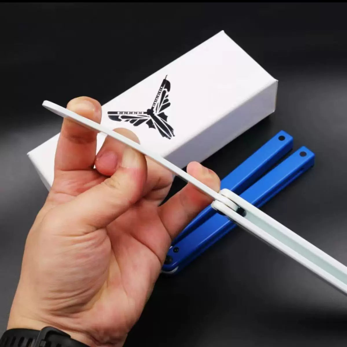 Squid Is Portable, Drop-resistant, Light To The Touch, All-plastic POM Material, Safe Practice, Unopened and Transparent