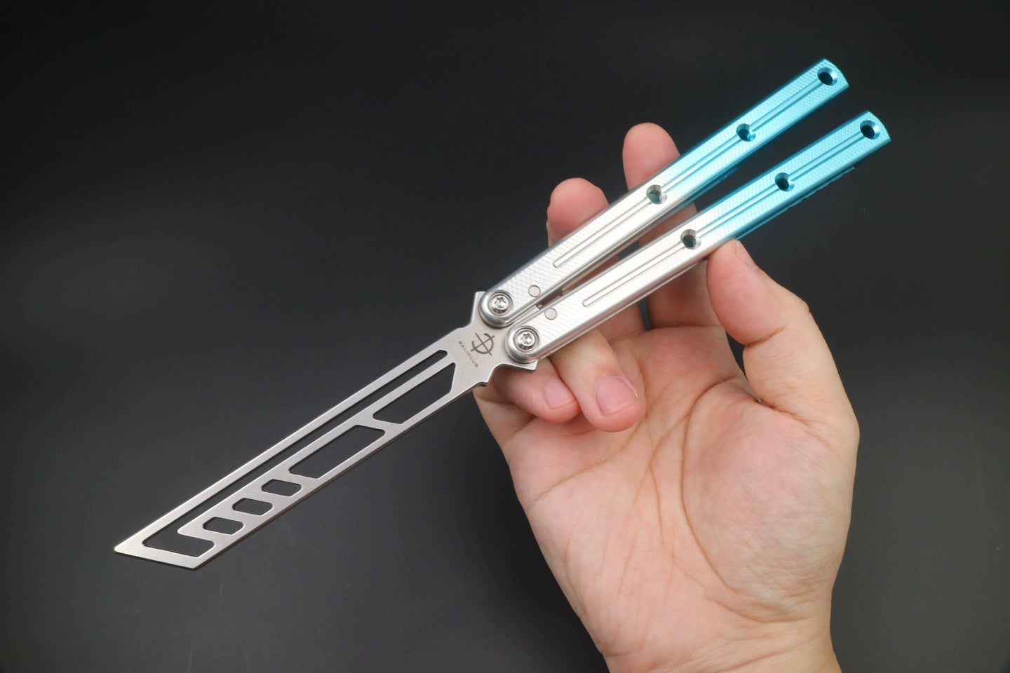 Boundless Siren, Unbladed Butterfly Knife, Non-slip Integrated Aluminum Alloy Handle, Swing Knife Practice Knife, Fancy Tools