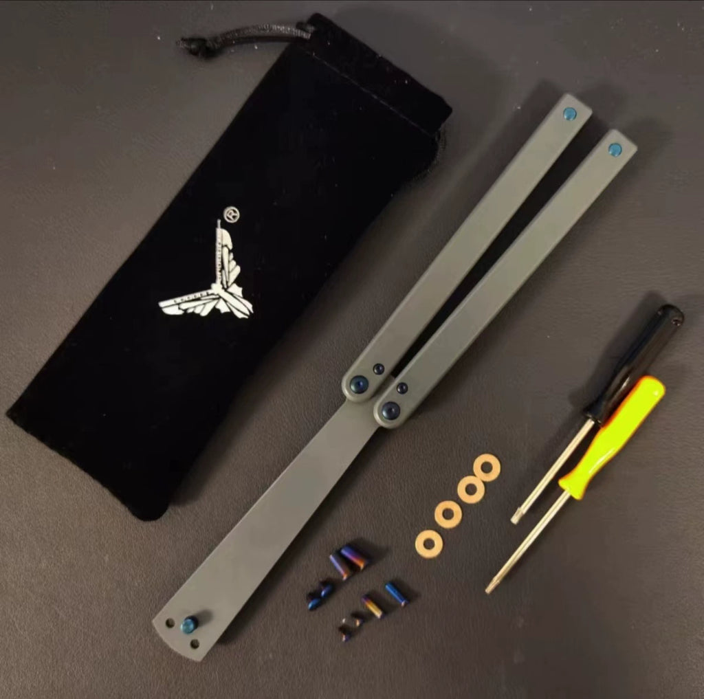 Squid Is Portable, Drop-resistant, Light To The Touch, All-plastic POM Material, Safe Practice, Unopened and Transparent